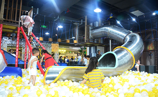 Cheer Amusement design builds around giant slide and ball pool